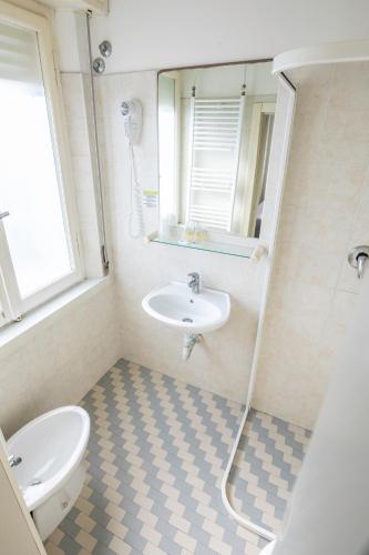Hotel Ausonia B&B RiMiNi - image 5