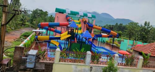 . Siriki Resorts
