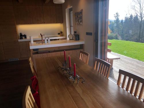 Instalaciones, Mountain chalet in Korenov