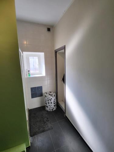 Grande Maison meublee tout equipe Wifi, Tele, Billard - Demeure de 196 m2 a Tain l'hermitage - 5 Cha in Tain-l'Hermitage