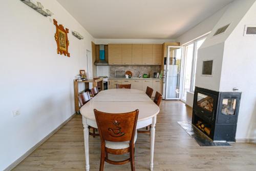 AMAZING view, privacy and comfort - SPA Villa Krasi, Blagoevgrad (foto 10)