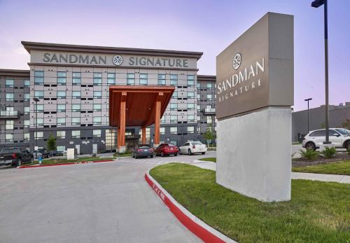 Sandman Signature Plano-Frisco Hotel