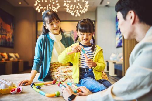 405064383 Holiday Inn Express Osaka City Centre- Midosuji by IHG