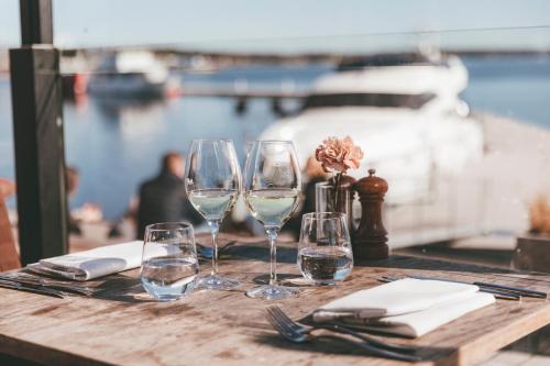 405065424 Slottsholmen Hotell och Restaurang
