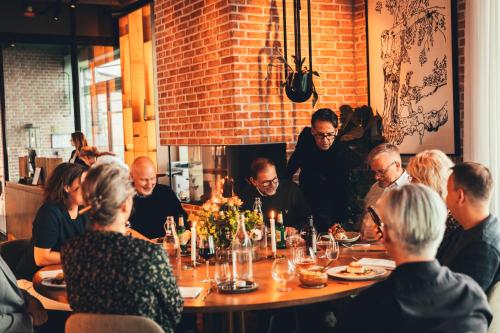 405066644 Slottsholmen Hotell och Restaurang