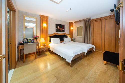 Economy Double or Twin Room image 3