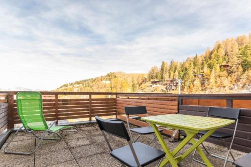 quiet studio with terrace view on Mont-Blanc