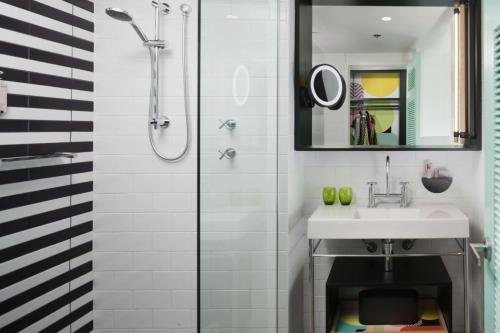 QT Gold Coast Room Type - City View King