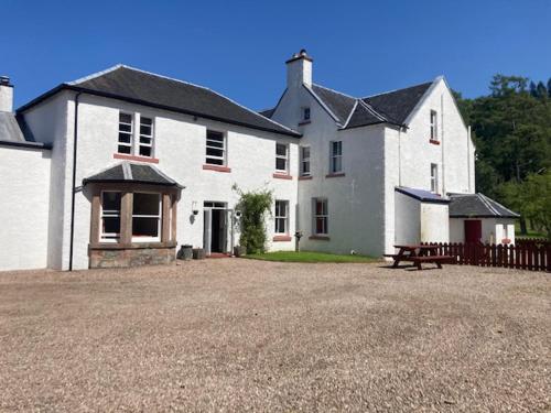 A szálláshely kívülről, Great Glen Hostel in Invergarry