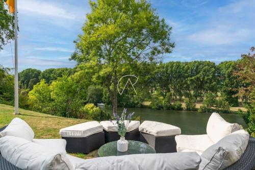 Riverside Escape Marlow, Large Luxury Home in Cookham