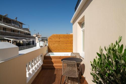 Praxitelous Luxury Suites - image 4