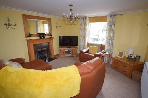 Ulverston Centre Superb 3 Double Bedroom Apartment