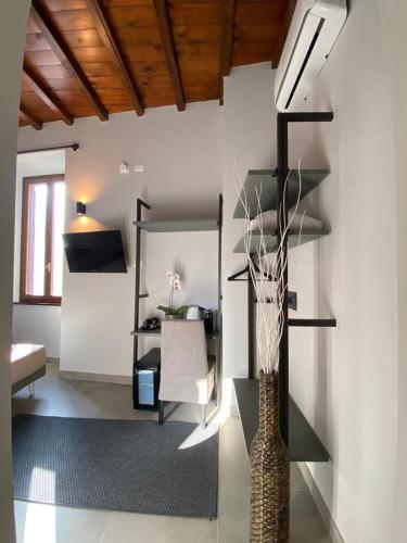 Soha Piazza Di Spagna Boutique - main image
