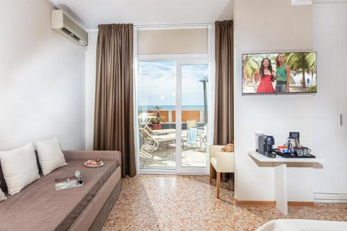 Double or Twin Room with Sea View