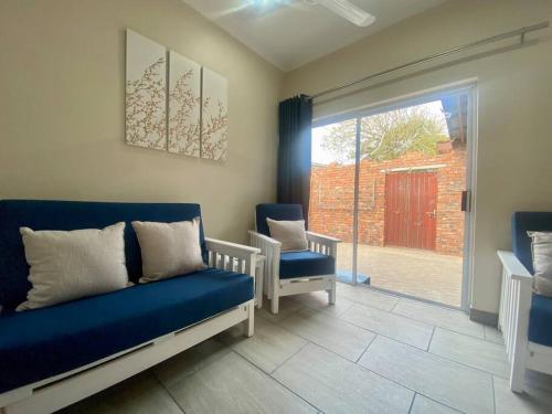 Mossel Bay Self Catering - Near Bayview Centre & Hospital - Tap to explore photos