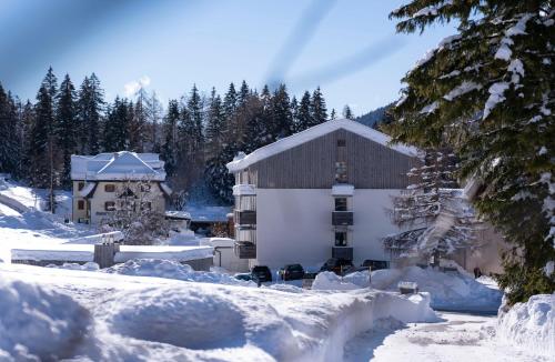 Zum Hirschen Boutique Hotel Val di Non