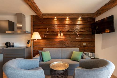 Two-Bedroom Apartment with Shower