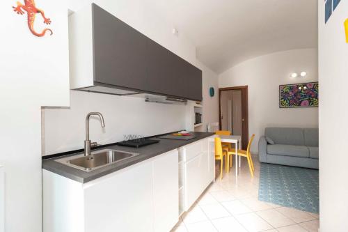 GuestHost - Colourful Flat San Donato, Turín (fotografie 9)