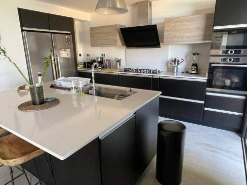 المرافق, La Villa Jujubes avec piscine chauffée - 5 chambres spacieuses (La Villa Jujubes avec piscine chauffee - 5 chambres spacieuses) in Saint Paul