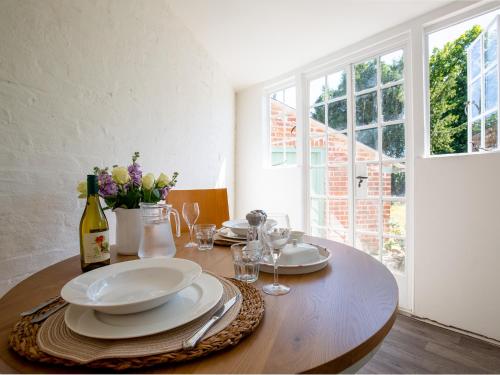 บริการและสิ่งอำนวยความสะดวก, Arrow Lodge at Ragley Estate in อัลเชสเตอร์