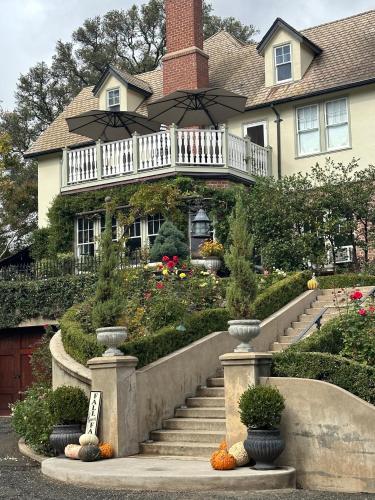 405132026 The Inn on Knowles Hill Bed & Breakfast Hotel