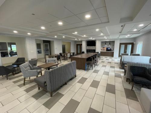 ล็อบบี้, La Quinta Inn & Suites by Wyndham Ankeny IA / Des Moines IA in แองเคนี (IA)