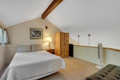 Harbor Springs Retreat - image 8