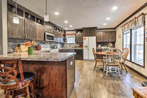 Lovely Sadieville Retreat with Deck and Grill! in Corinth, USA