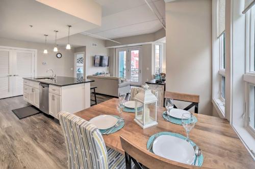Luxe Manistee Condo with Balcony and River Views! in Manistee, USA