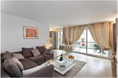 REF 912 - Cannes Center - Apartment for rent, Канны (фото 2)
