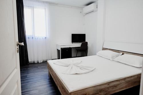 Casa Adan, Дробета-Турну- Севери