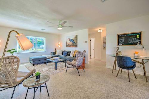 Waterfront Lake Dora Escape with Private Dock and Slip in Tavares, USA