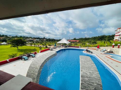 مسبح, Royal Elmount Hotel in Elmina