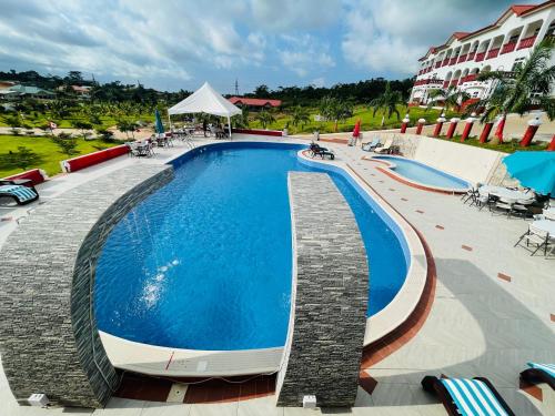 مسبح, Royal Elmount Hotel in Elmina