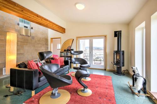 Private Fairplay Home with Fishing Pond and Mtn Views! in Fairplay, USA