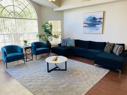 B&B Kissimmee - Luxury • Modern • CLOSE2DISNEY • 3bed • 2bath - Bed and Breakfast Kissimmee