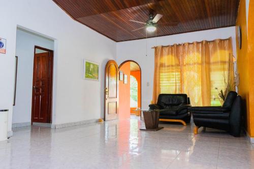 Hostal Familiar Argeñal (Hostal Familiar Argenal) in David