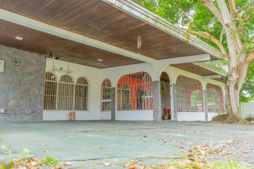 Hostal Familiar Argeñal (Hostal Familiar Argenal) in David