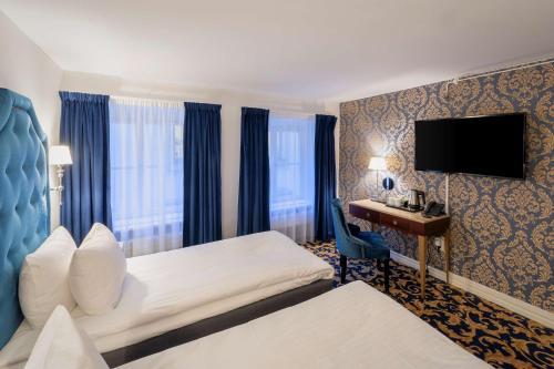 room detail thumbnail 1