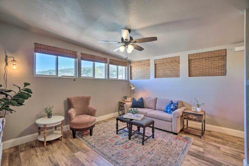 Luxe Route 66 Condo with A and C Near Grand Canyon Rail! - image 10