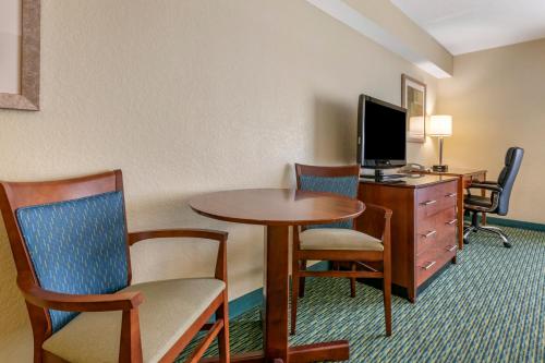 King Suite with Two Bunk Beds and Pool View