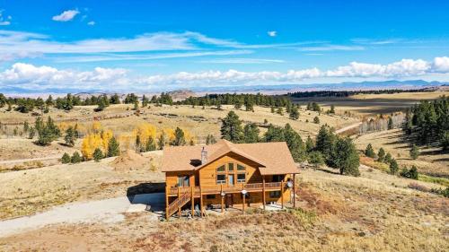 New! Beautiful, Spacious Modern Home on a Large Acreage - Peaks & Prairies Retreat in Hartsel (CO)