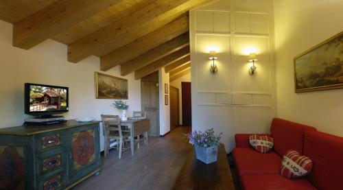2 bedrooms, 5 beds