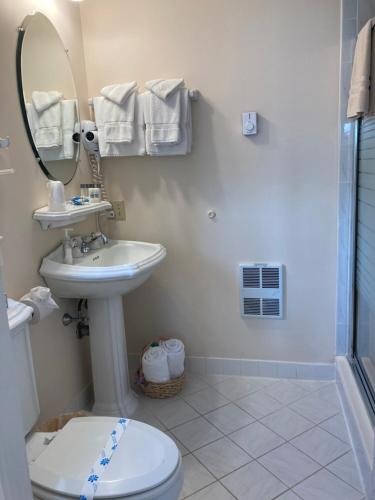 By The Sea Guests Bed & Breakfast and Suites By The Sea Guests Bed & Breakfast and Suites