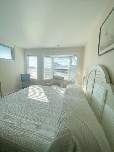 By The Sea Guests Bed & Breakfast and Suites By The Sea Guests Bed & Breakfast and Suites