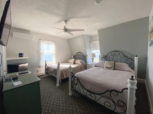 By The Sea Guests Bed & Breakfast and Suites By The Sea Guests Bed & Breakfast and Suites