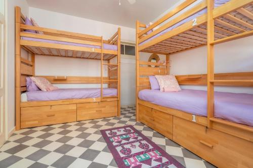 Female Hostel – Faro, CO