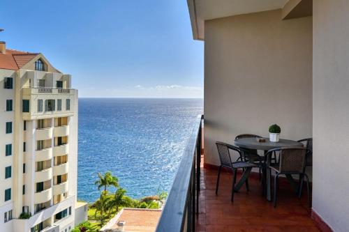 Blue View, a Home in Madeira 1
