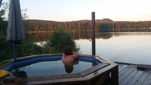Hugsnäset Semesterstugor och Fiske (Hugsnaset Semesterstugor och Fiske) in Külváros