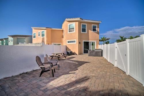 Upscale Florida Townhome - half Mi to Beach! in Indian Harbour Beach